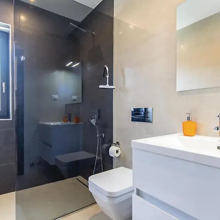 Apartment 2 Bedroom Beautiful In Medulin