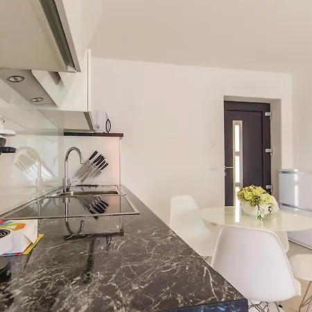 Apartment 2 Bedroom Beautiful In Medulin