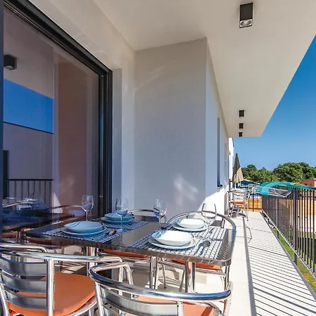 Apartment 2 Bedroom Beautiful In *