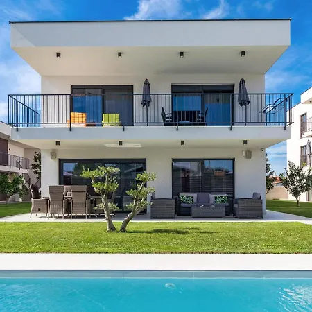 Apartment 2 Bedroom Beautiful In Medulin