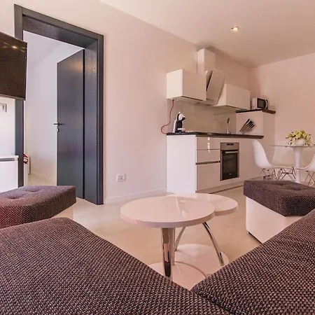 Apartment 2 Bedroom Beautiful In Medulin