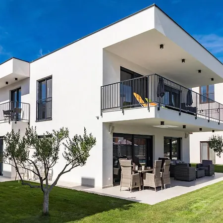 Apartment 2 Bedroom Beautiful In Medulin